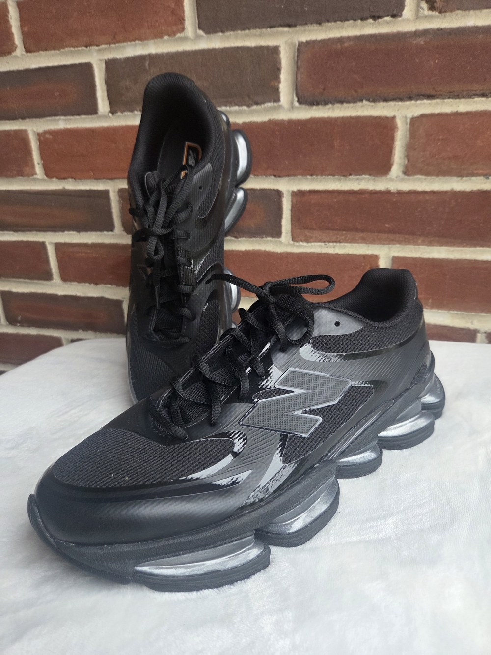 New Balance ABZORB 2000 Triple Black Sneakers Men 12 Women 13.5 U2000ETB